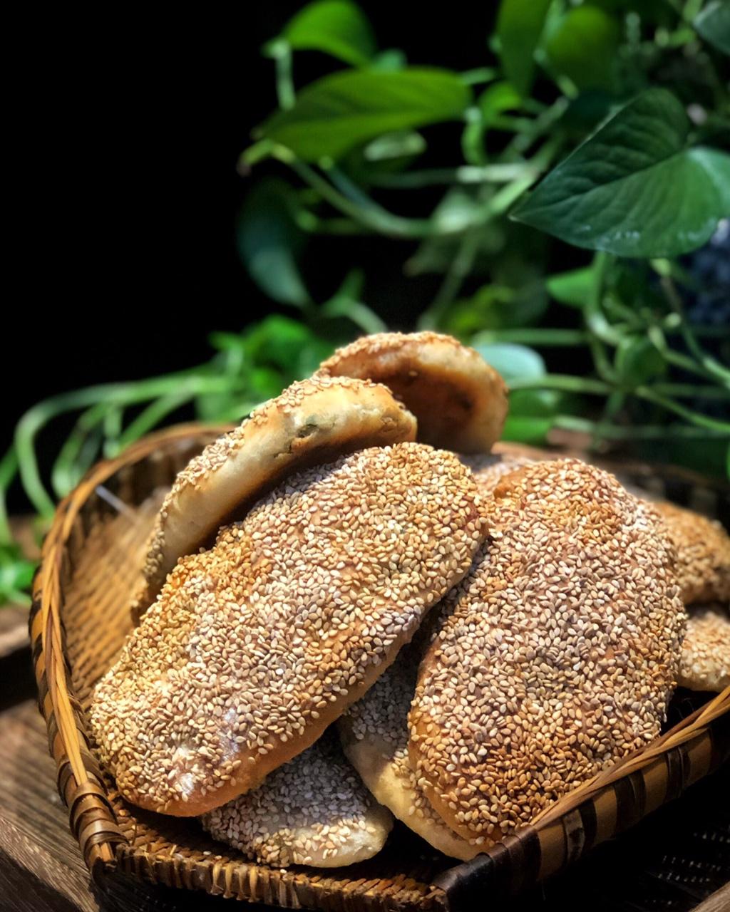 爱美食的阿蓉做的草鞋底葱油酥烧饼