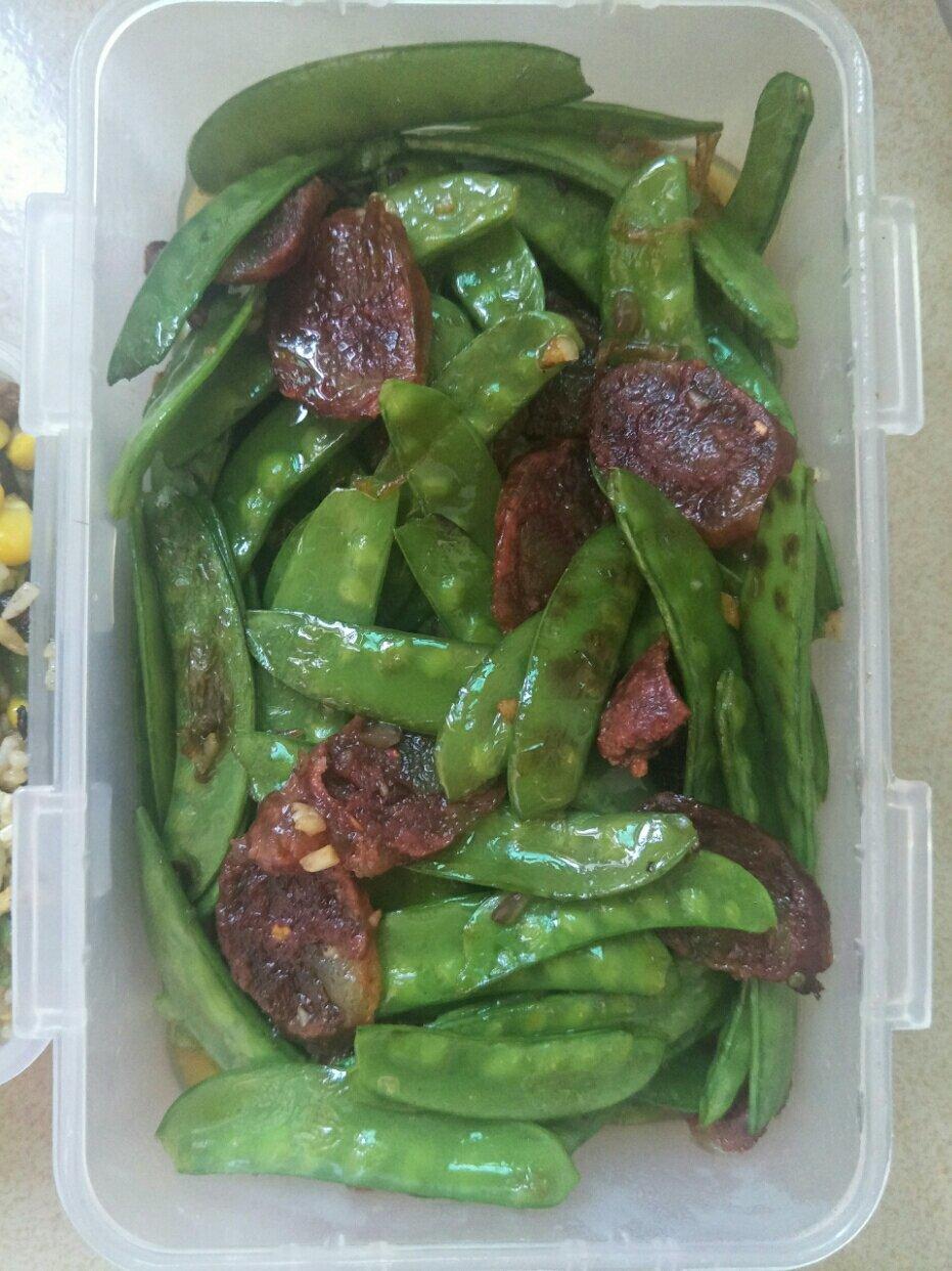 腊肠炒荷兰豆