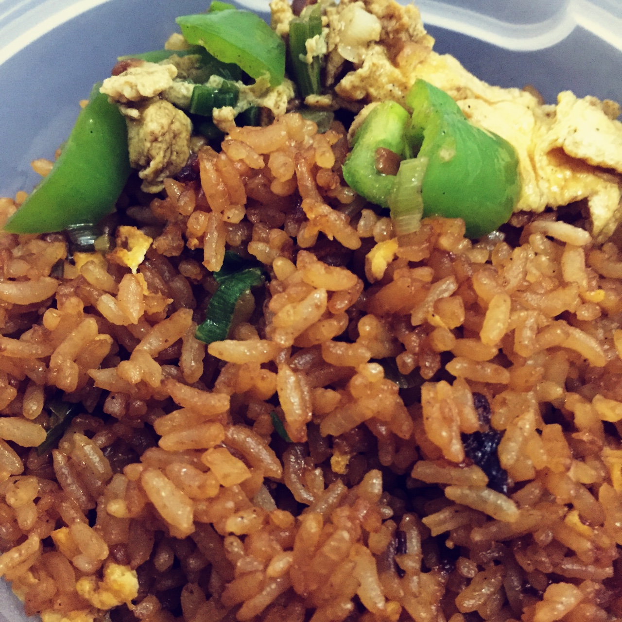 据说是 正宗酱油炒饭