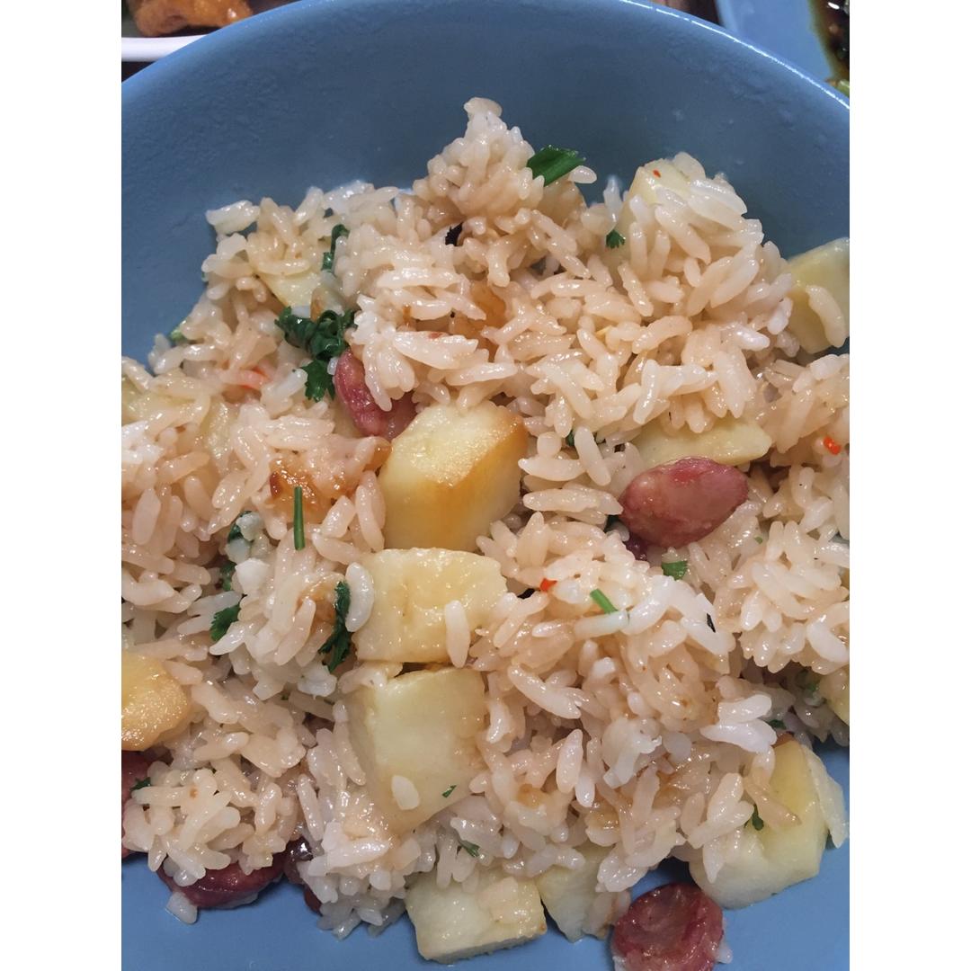 腊肠土豆焖饭（电饭锅版）