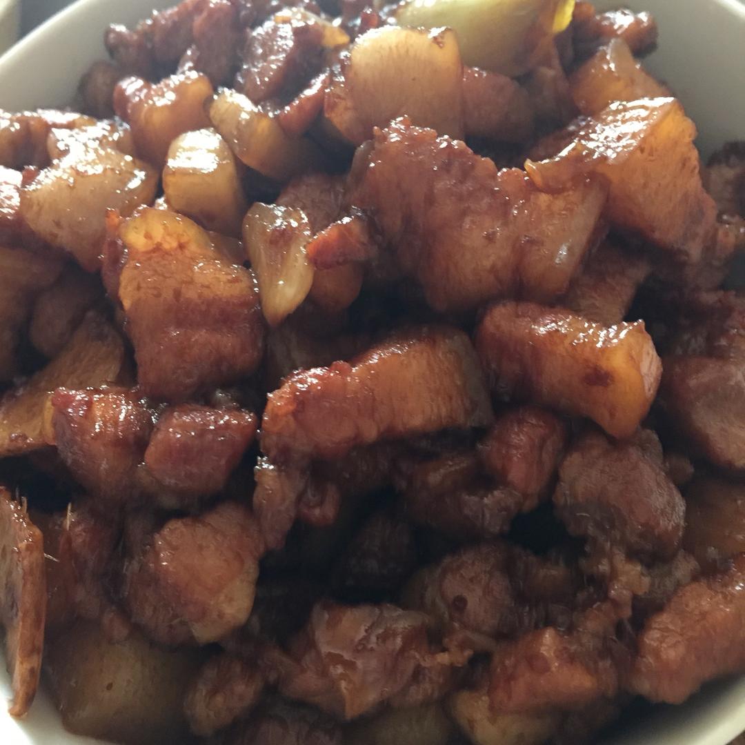 洋葱酥卤肉饭