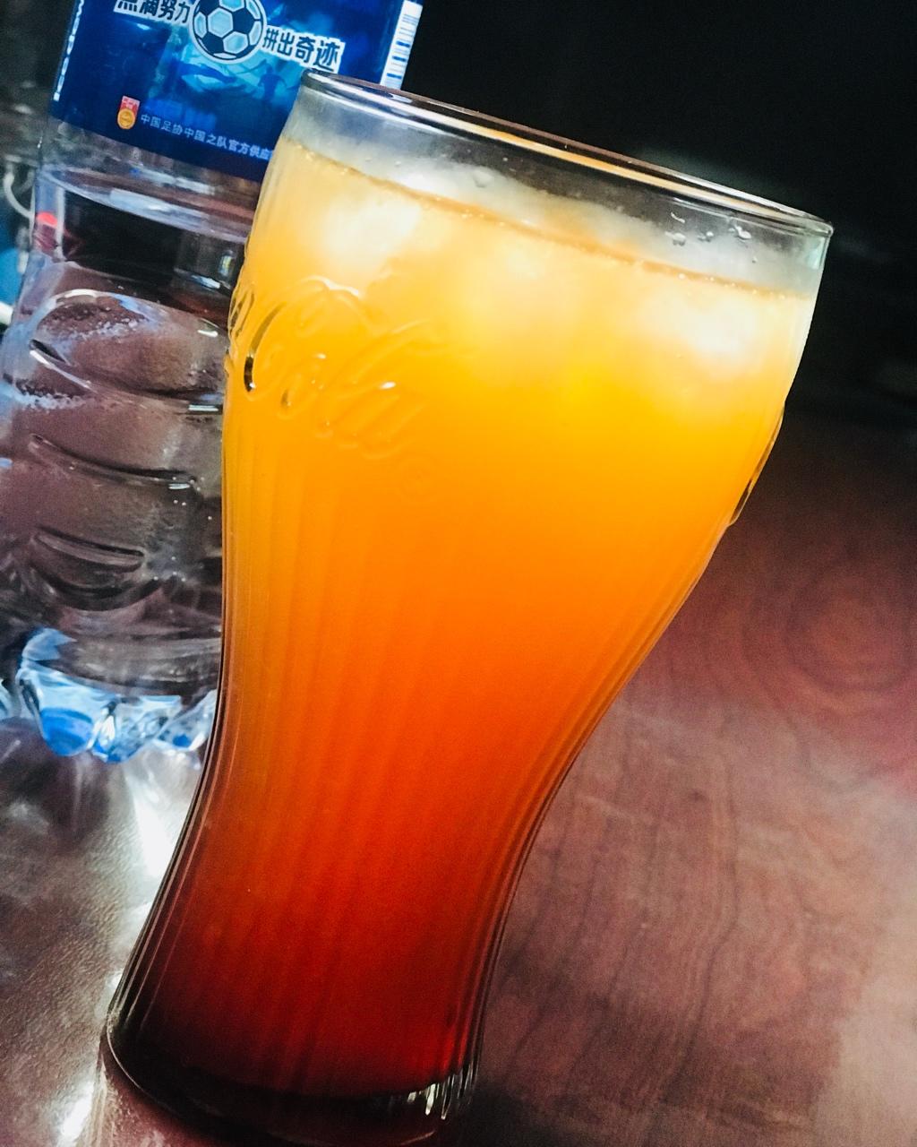 龙舌兰日出 Tequila Sunrise 鸡尾酒