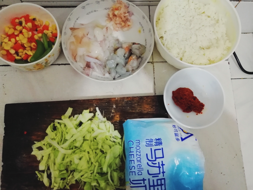 双层芝士超满足的海鲜咖喱焗饭的做法 步骤1