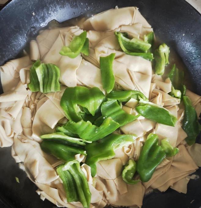 100道家常菜之尖椒干豆腐的做法 步驟5