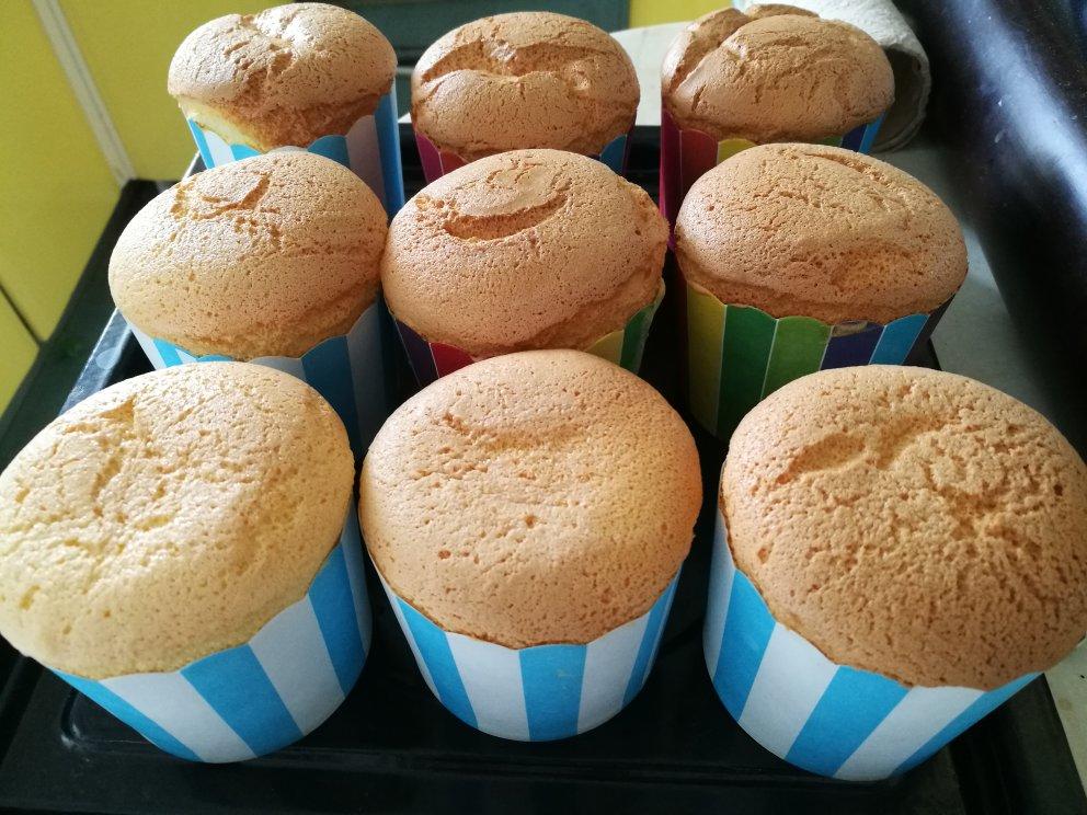 软绵绵戚风纸杯蛋糕