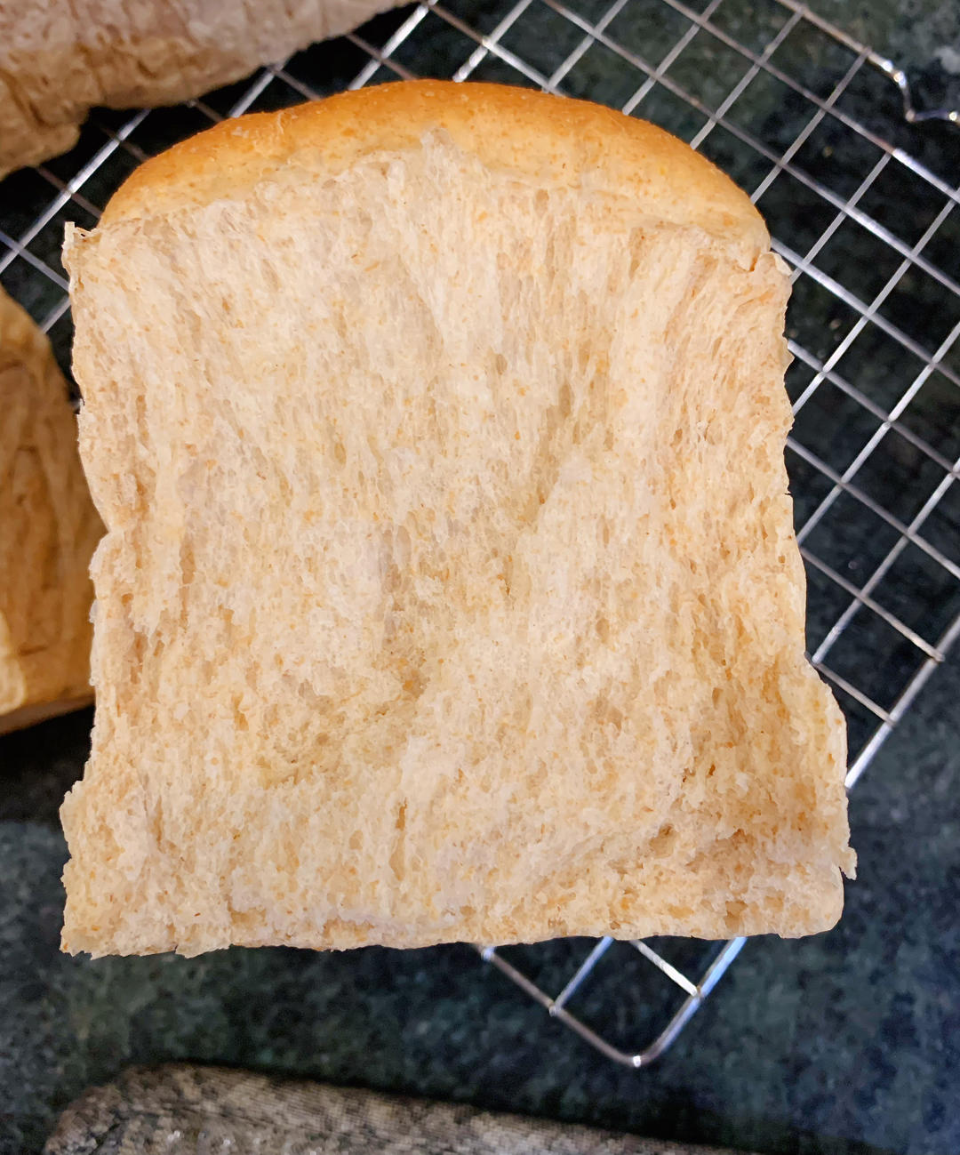 第三天依然柔软的粗全麦吐司