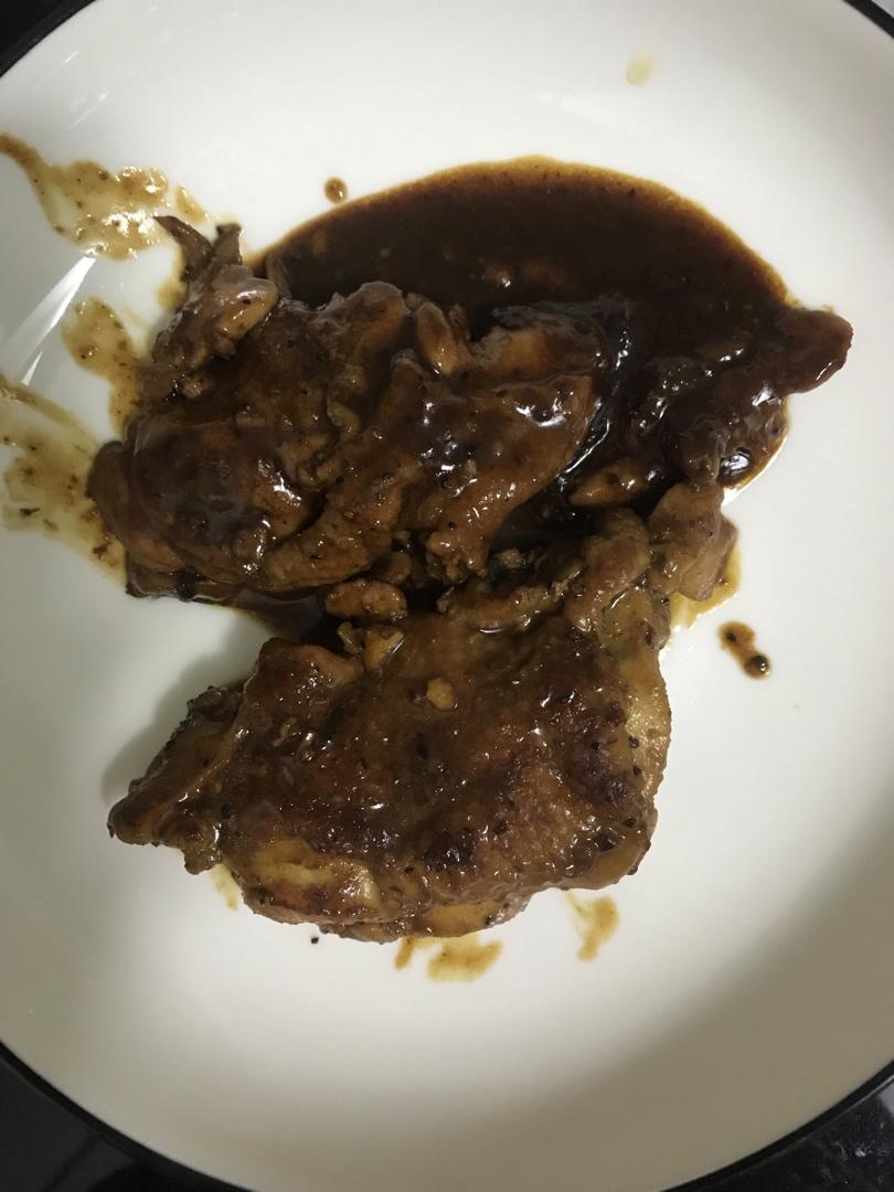 【黑椒鸡腿饭】
