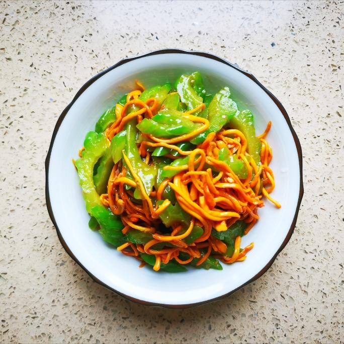 虫草花拌苦瓜（素菜）的做法