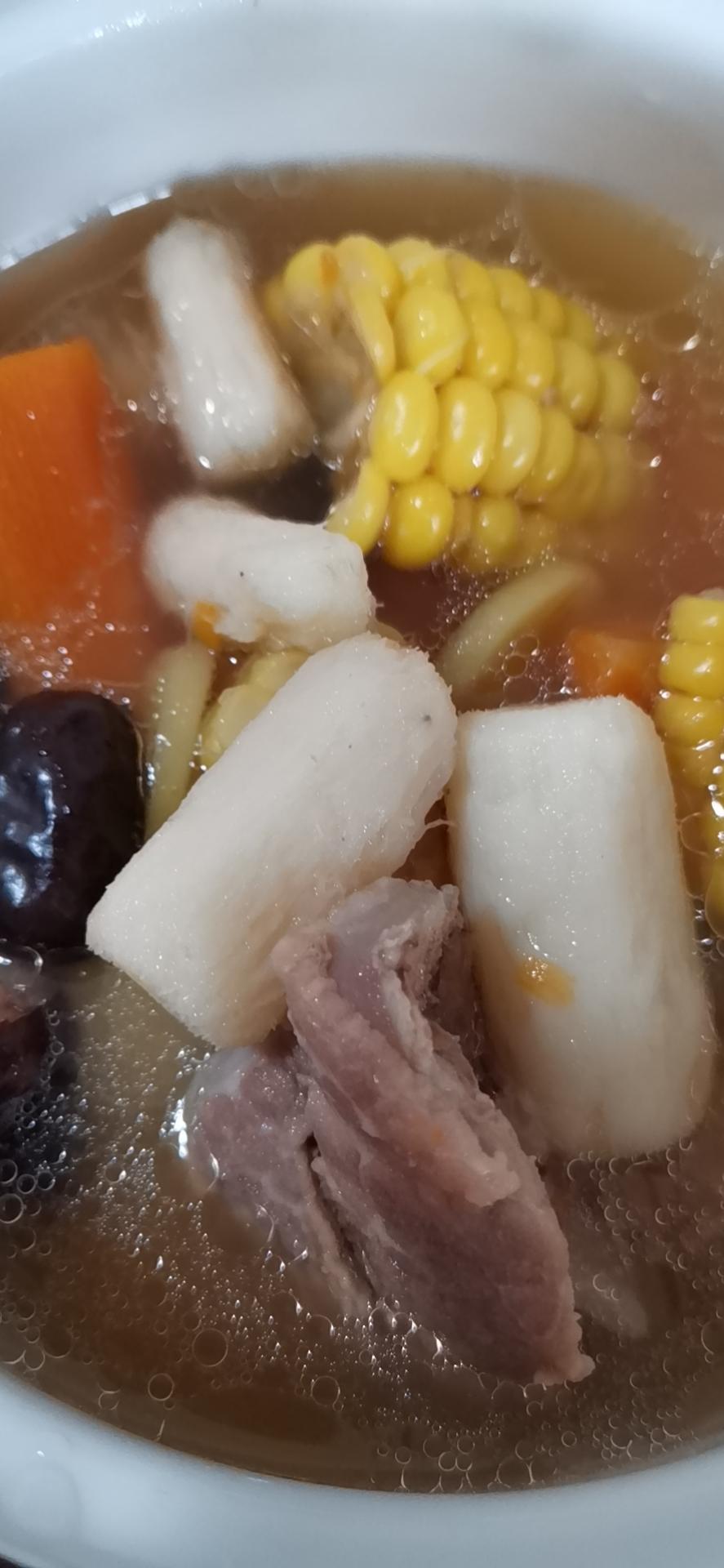 连吃三碗的玉米山药排骨汤