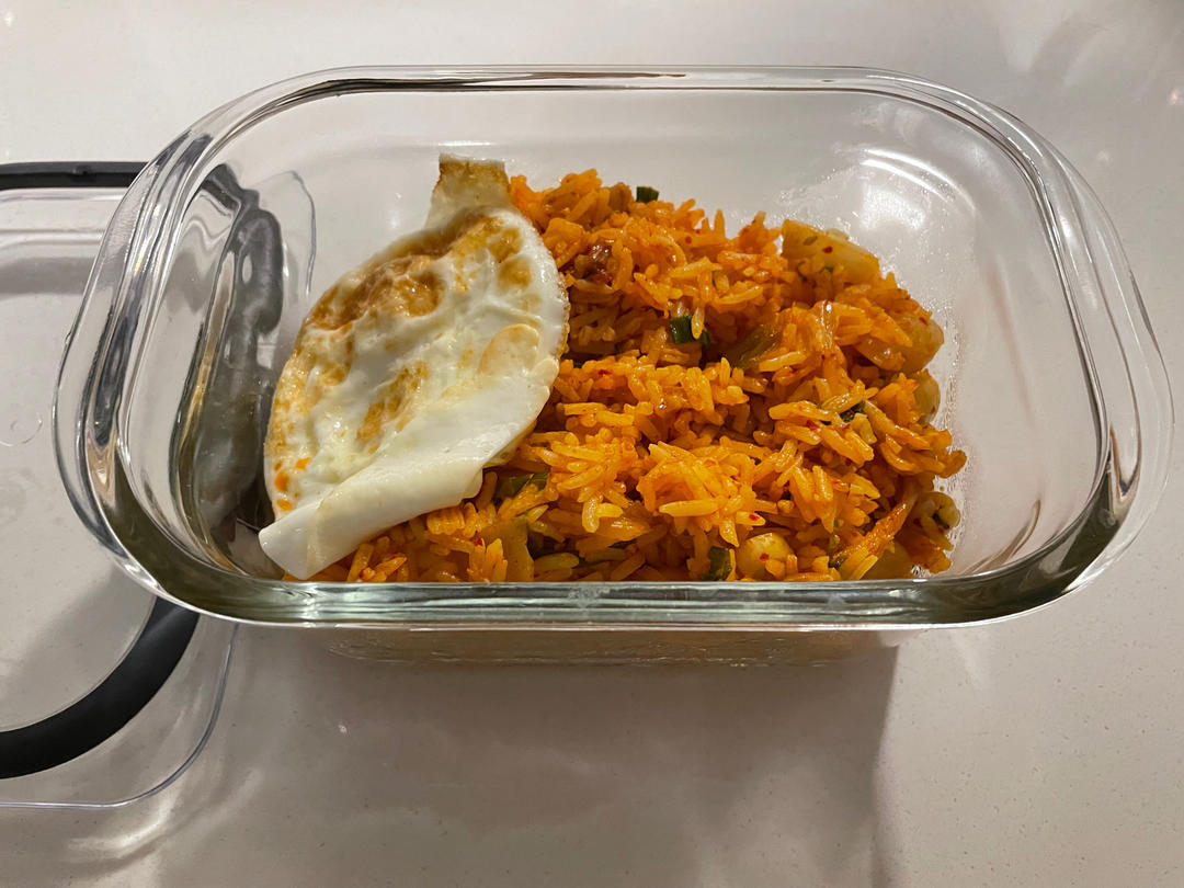 剩米饭最好的归宿——辣白菜炒饭