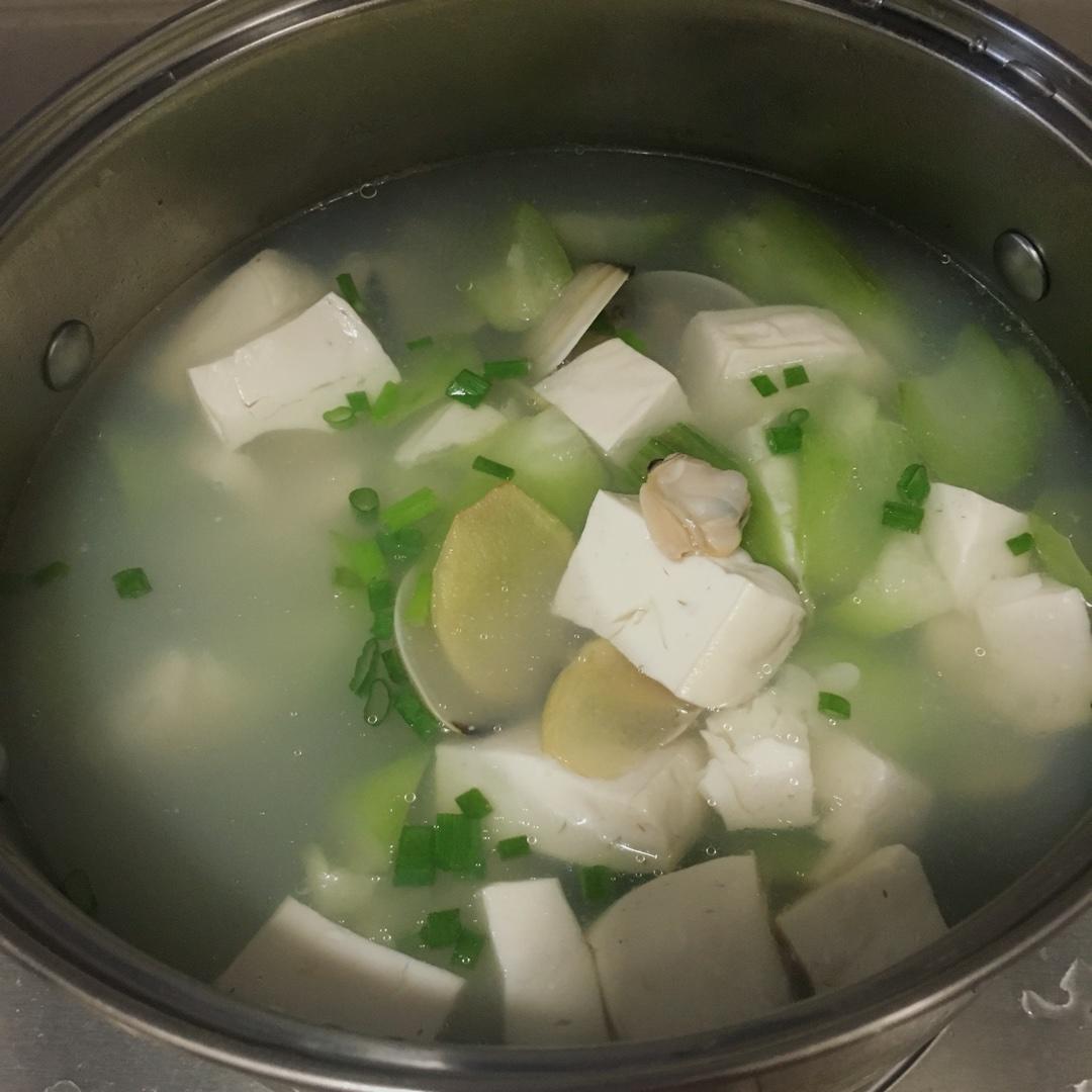 胜瓜白贝煮豆腐汤的做法