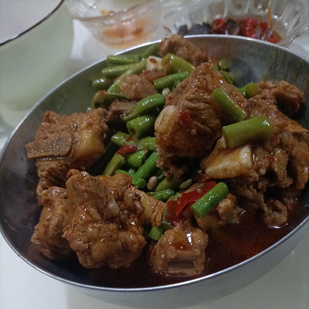 东北四大炖的排骨炖豆角