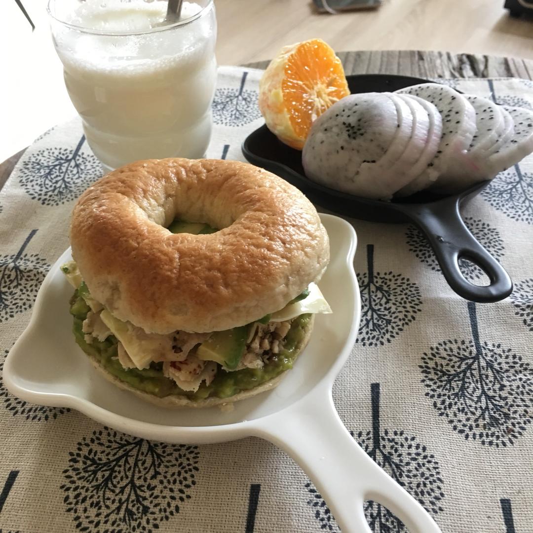 香蕉牛油果飞达奶酪tapas