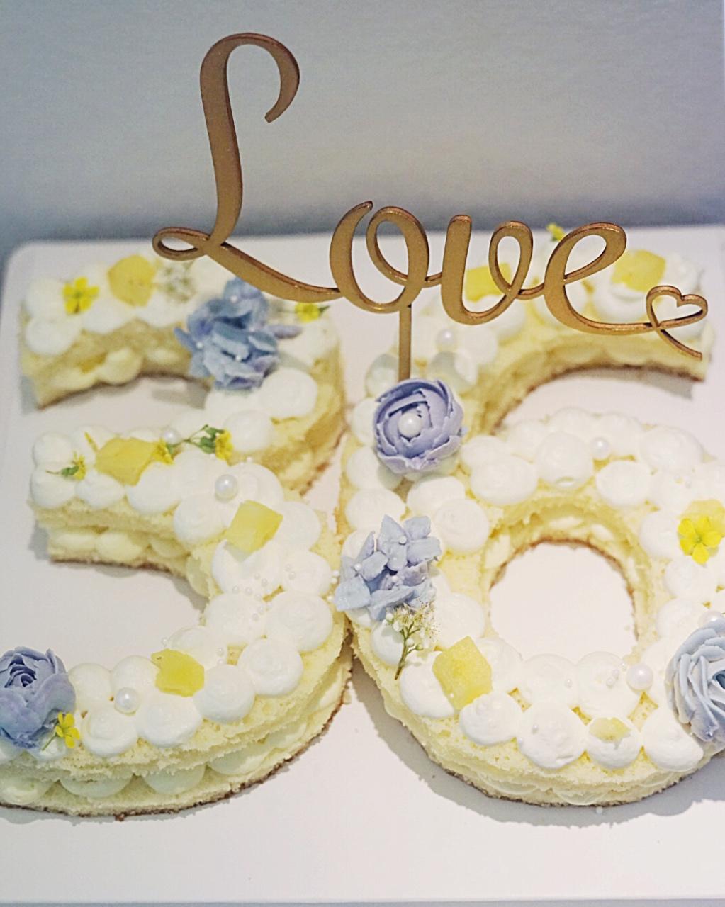 MO'S CAKE