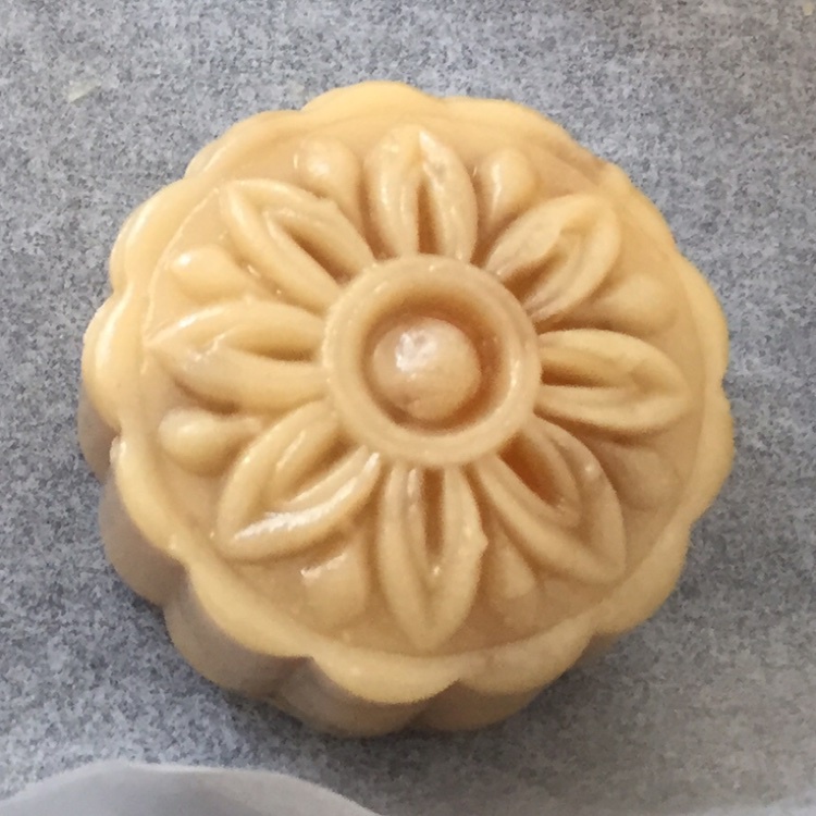 广式月饼——蛋黄莲蓉月饼