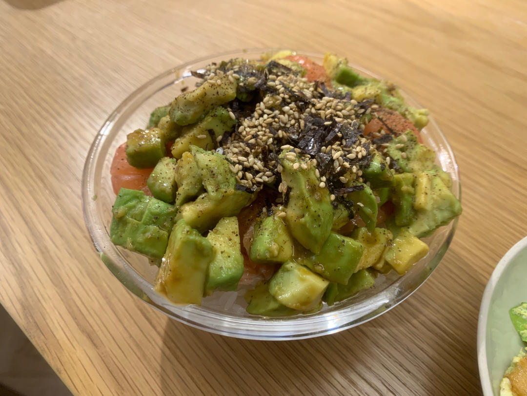 三文鱼牛油果拌饭