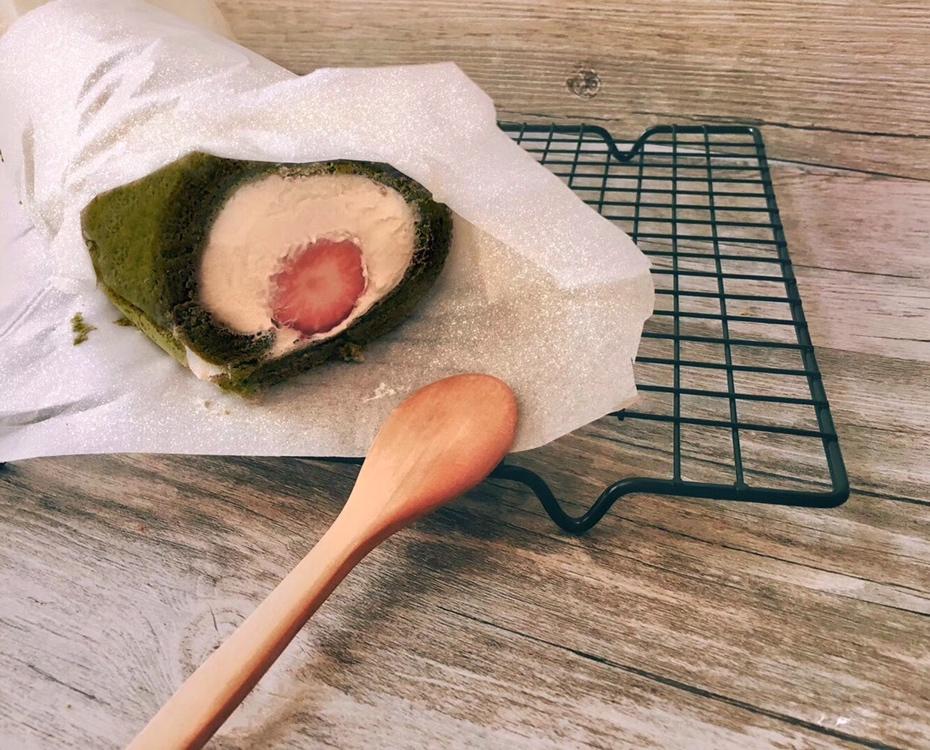 抹茶戚风蛋糕卷