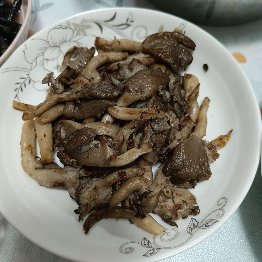 干煸平菇（有肉的味道）