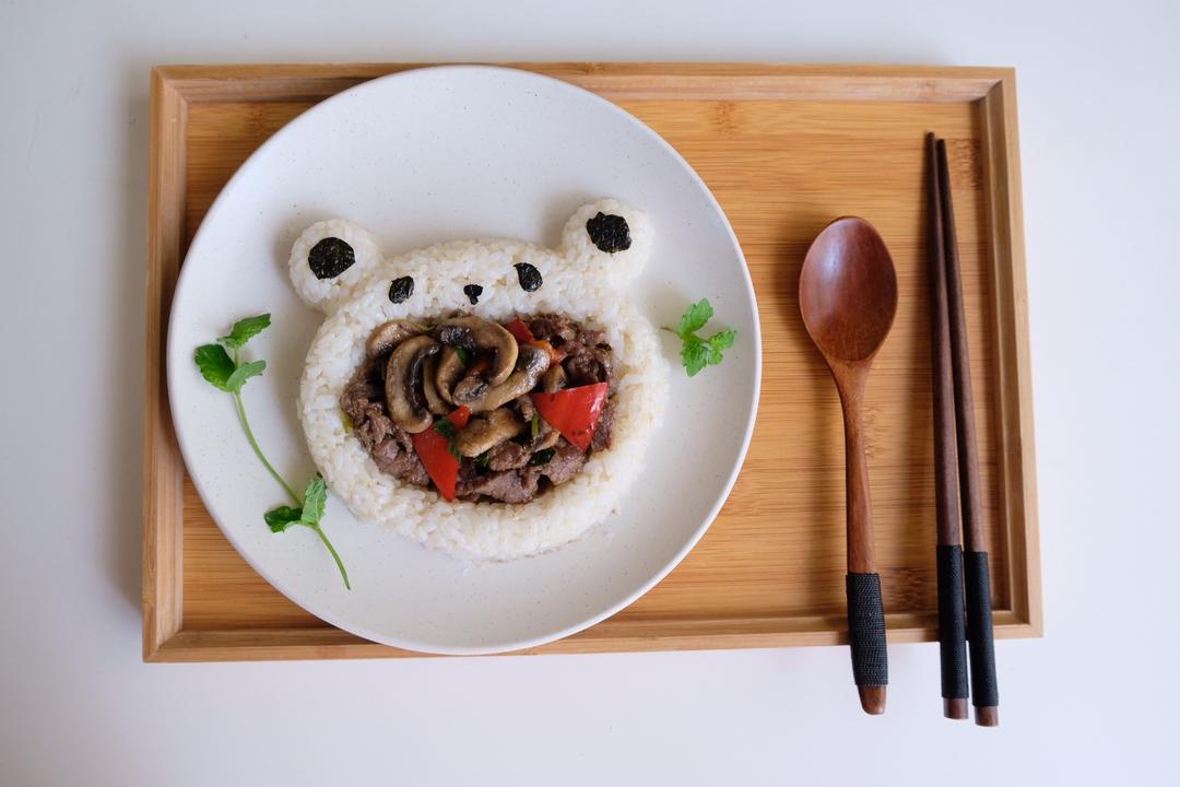 口蘑甜椒炒牛肉的做法