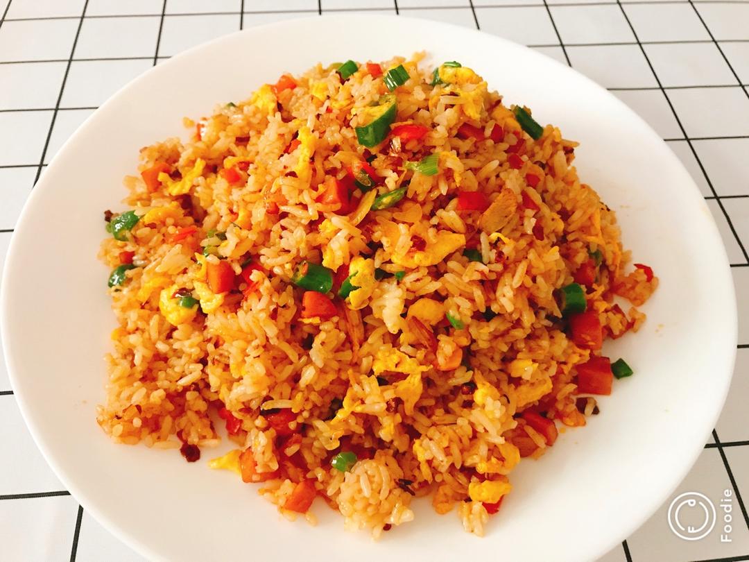 老干妈蛋炒饭（超好吃）