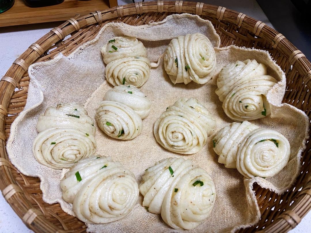 🌺椒盐葱香花卷🌺（操作简单，好吃又好看）