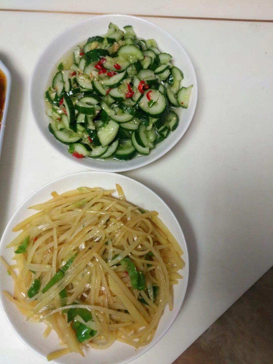 好吃又方便的青椒土豆丝，来喽！