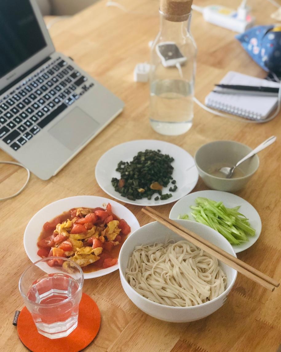 夏日快手豆角蒜汁儿凉面