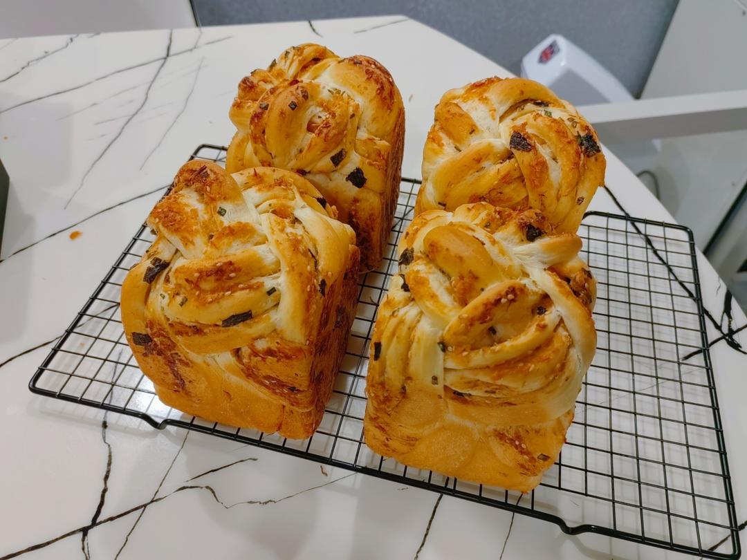 香葱肉松吐司/250克水立方