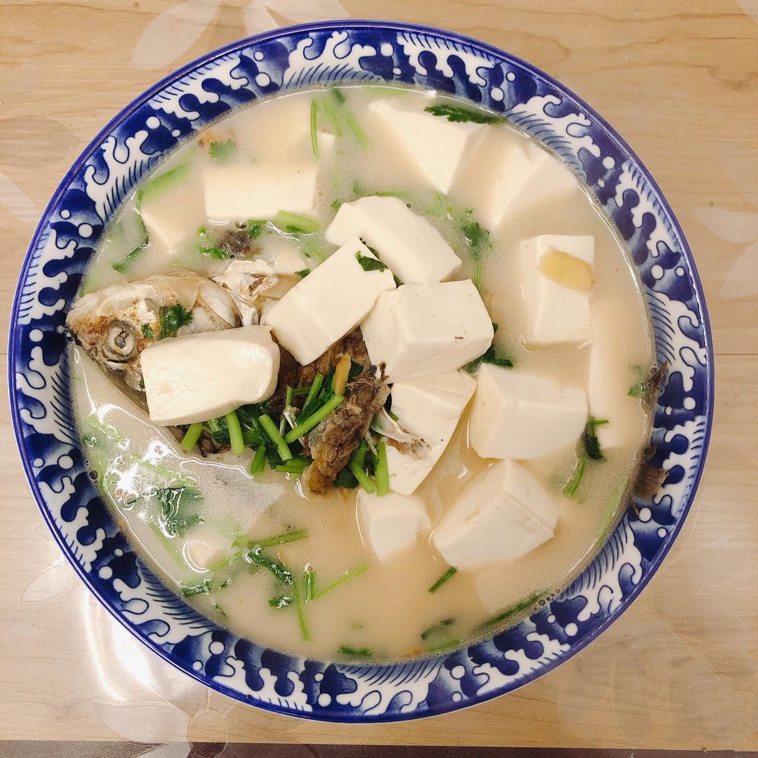 鲫鱼豆腐汤