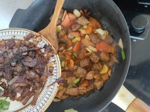 番茄土豆炖牛肉 里的小秘密的做法 步骤11