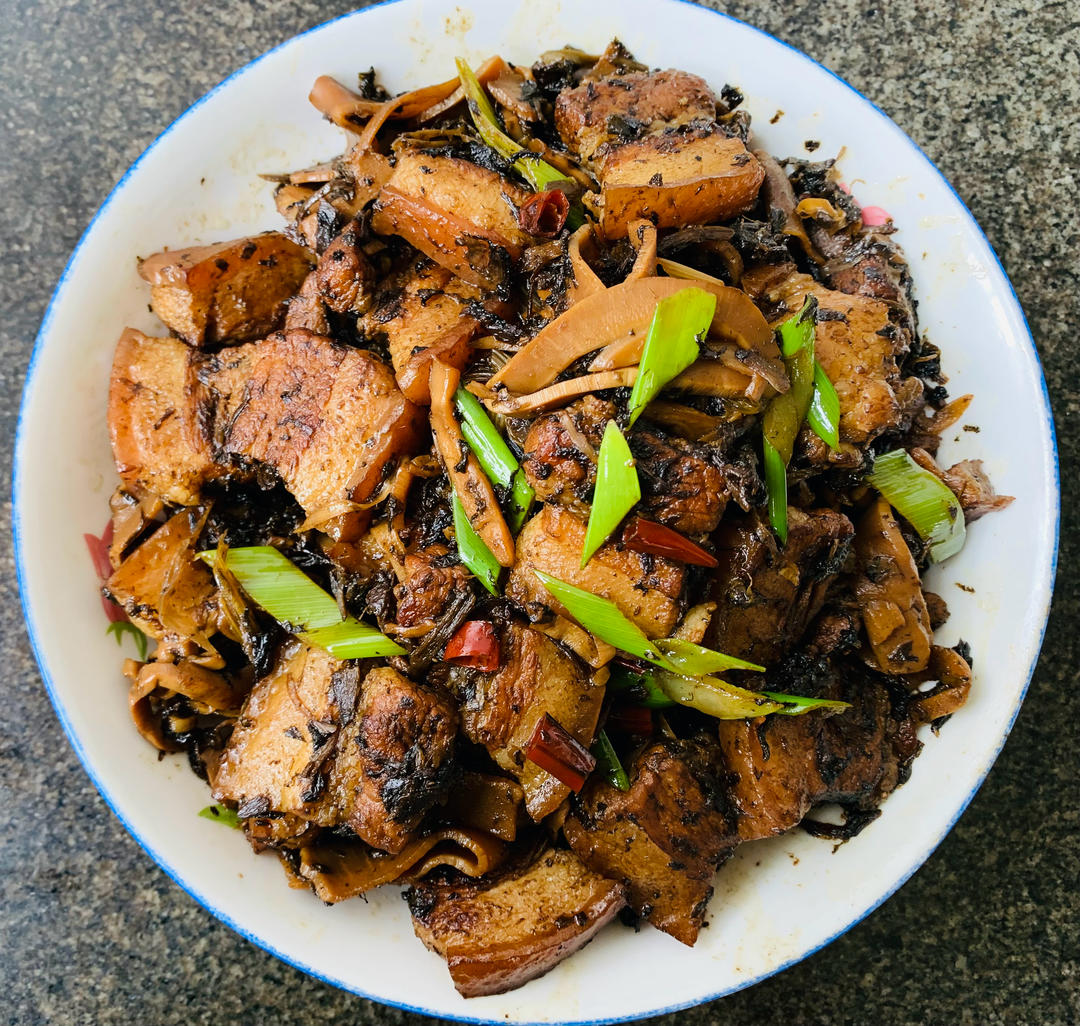 梅干菜嫩笋焖五花肉