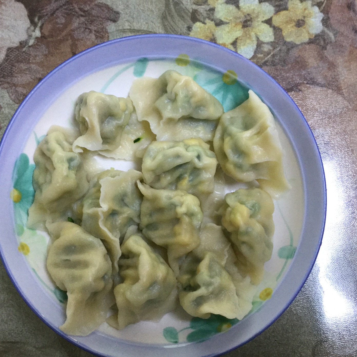 清淡的黄瓜鸡蛋水饺