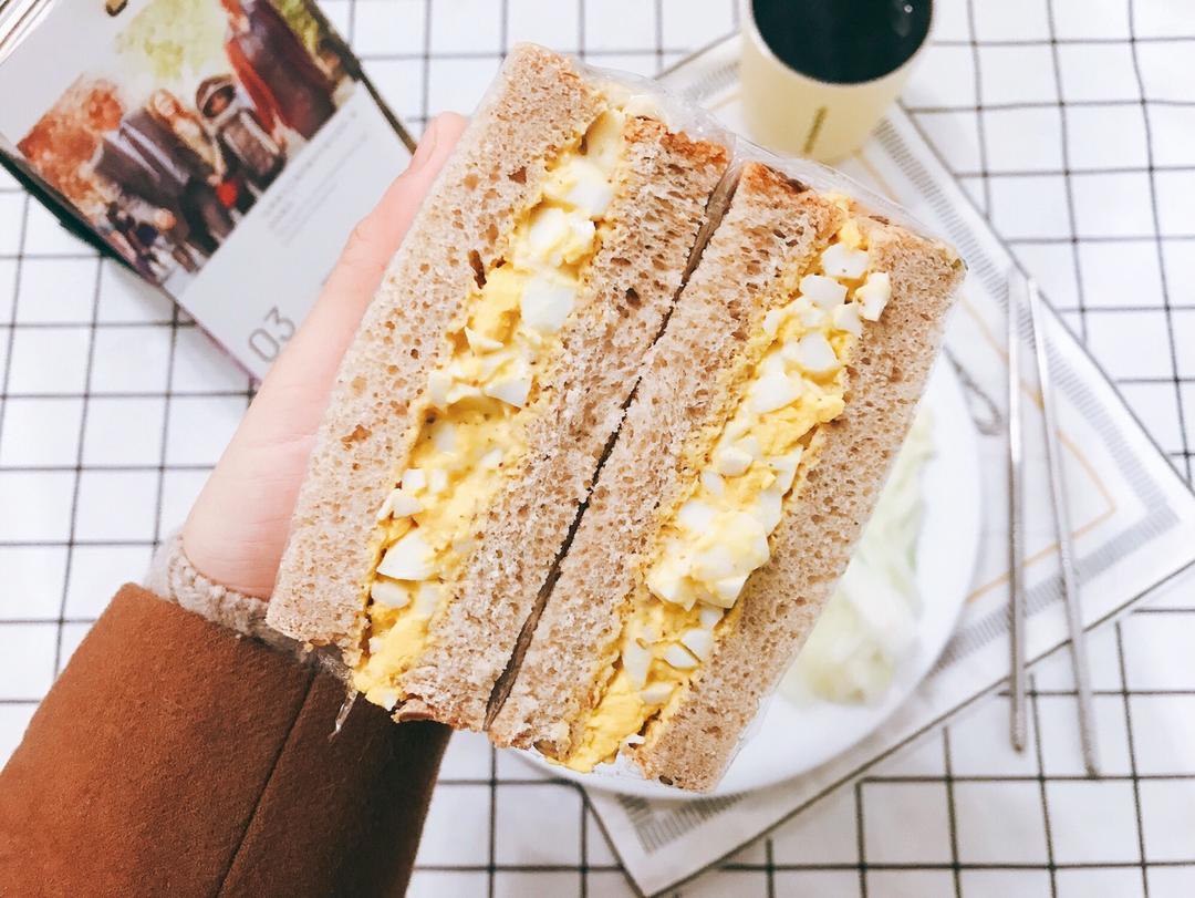 🎏深夜食堂美食『🥪鸡蛋三明治』的做法