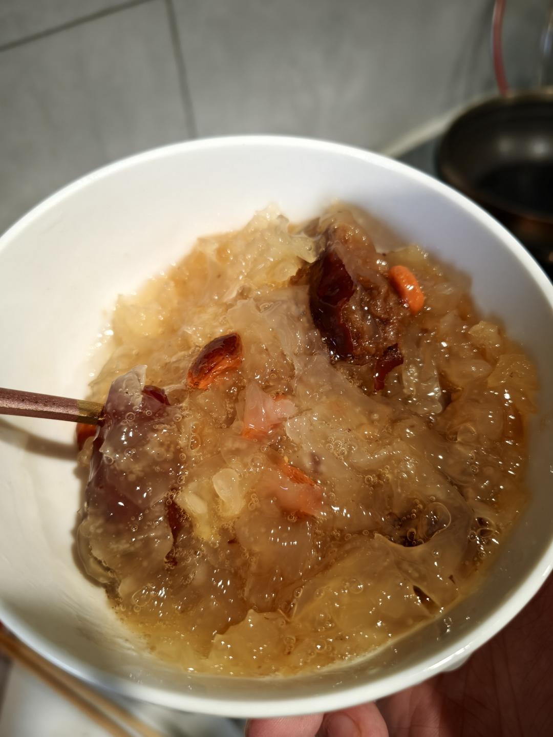 怎样煮出胶的银耳羹