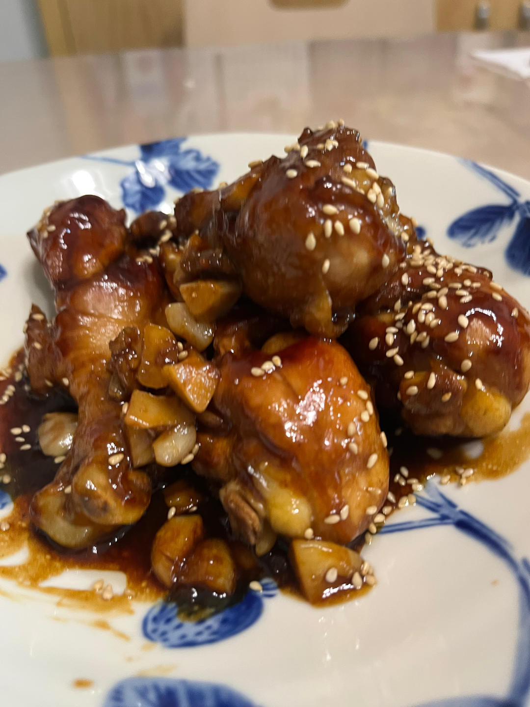 好吃到舔手指的「蒜香蜜汁鸡翅根」👍