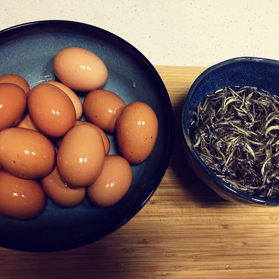 超级入味的五香茶叶蛋的做法 步骤1