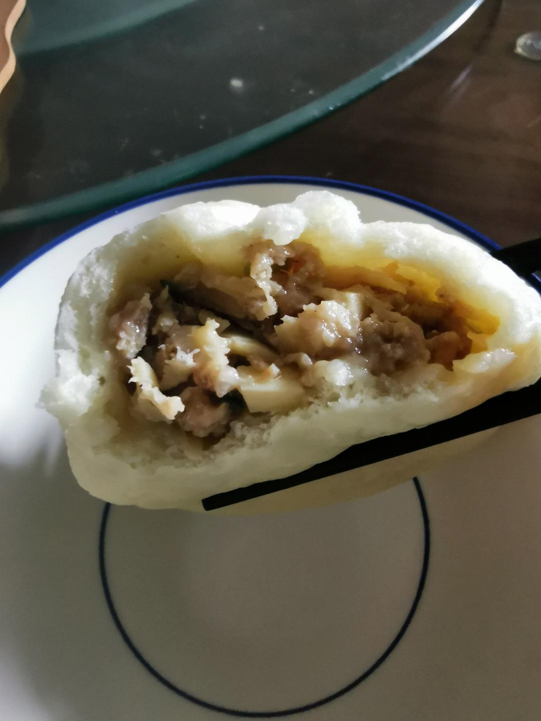 鲜肉笋丁包