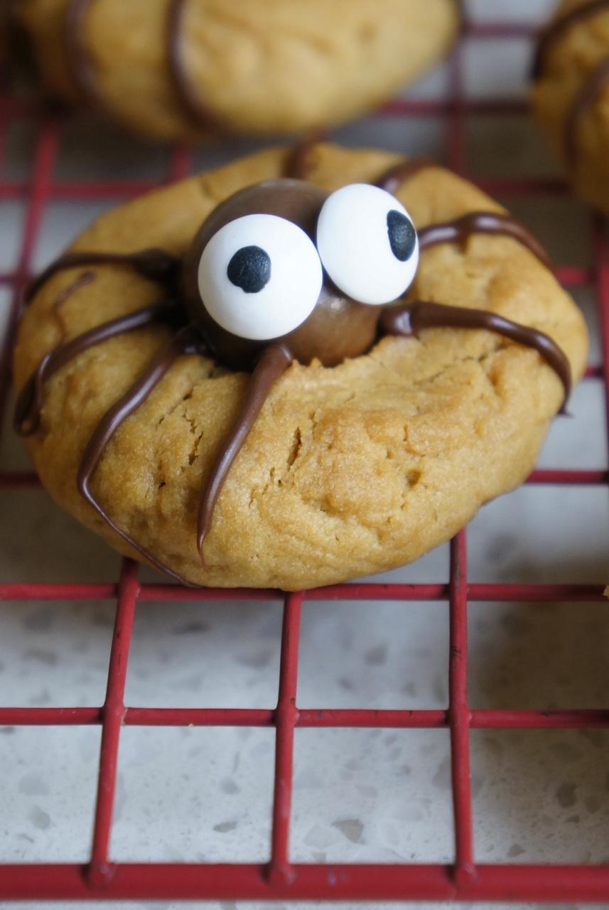 万圣节蜘蛛花生酱曲奇