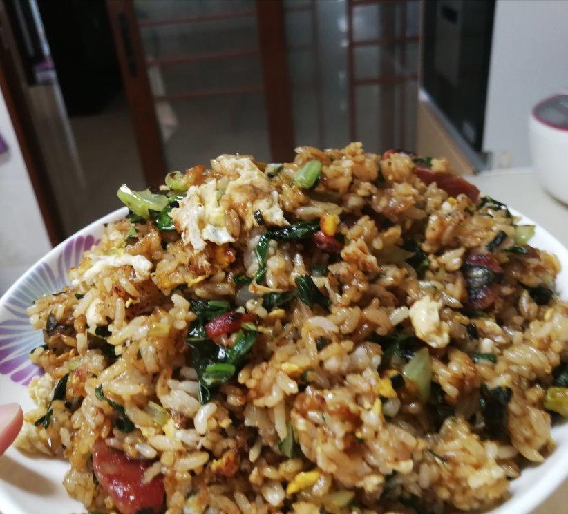 邻居抢着来我家吃土豆香肠炒饭，原来这么香！
