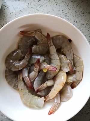 大虾焖锅的做法 步骤1