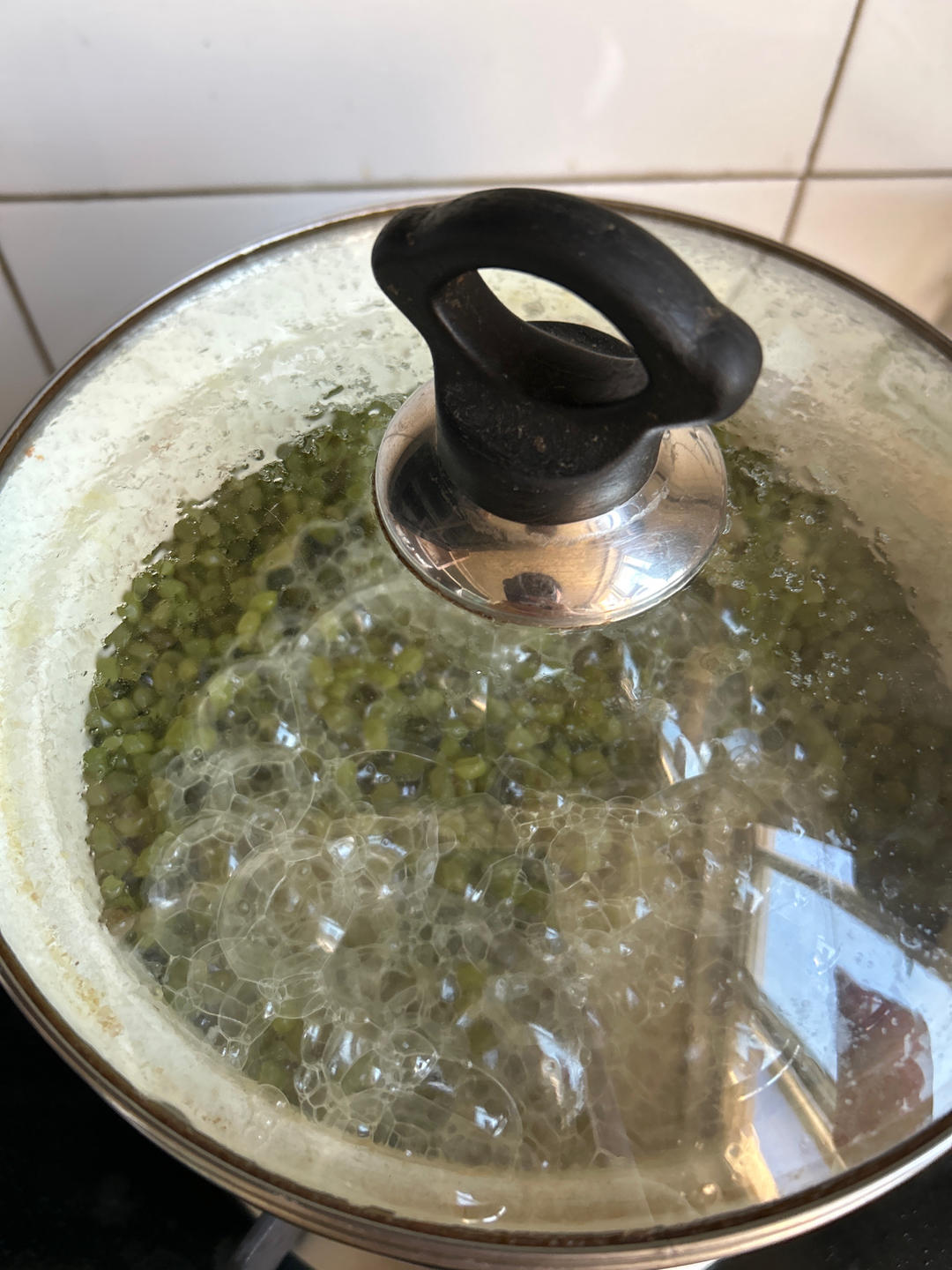 煮绿豆沙，切记不要直接加水煮，记住这关键3步，又快又绿又出沙