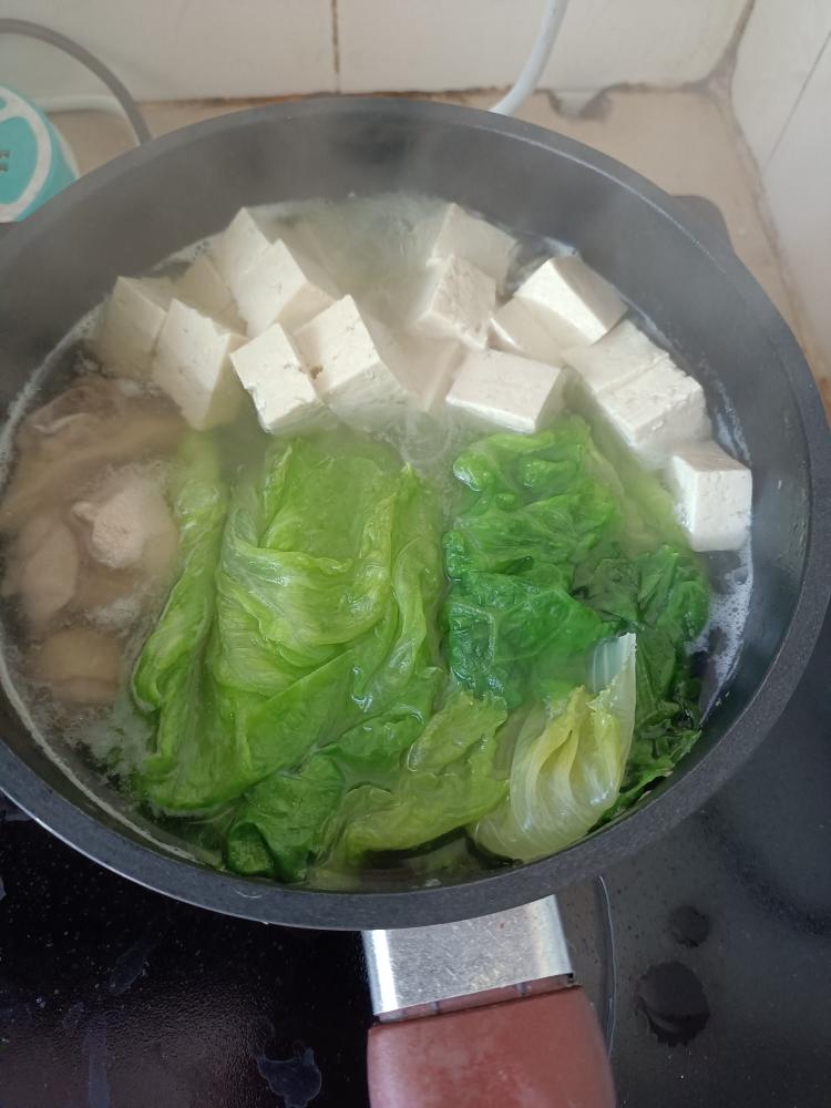 豆腐生菜鸡肉一品锅