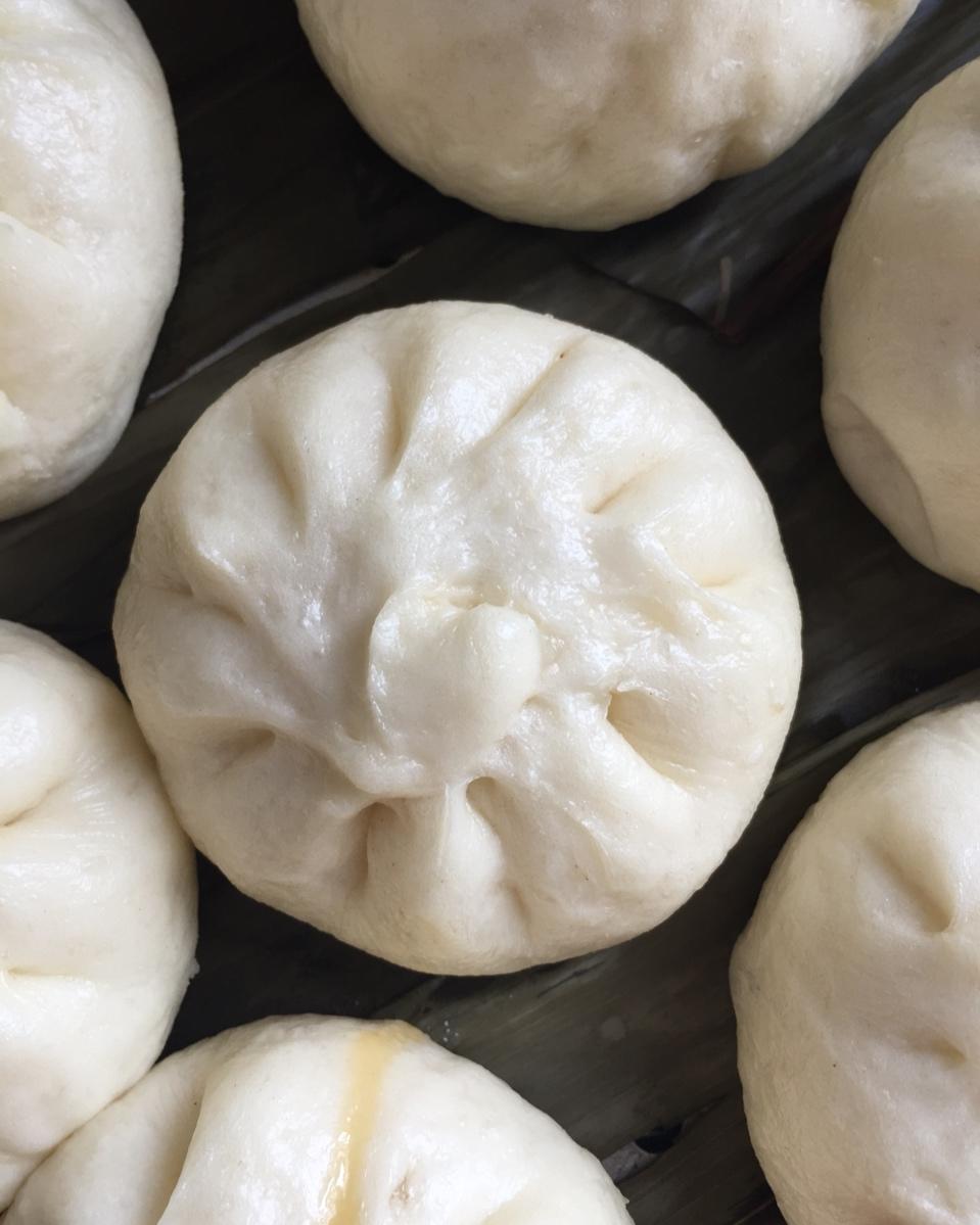 松软多汁的肉包子