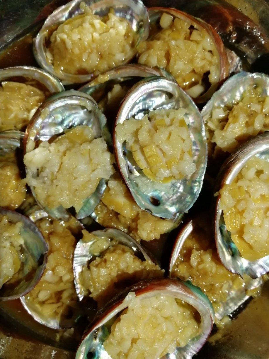 蒜蓉粉丝蒸鲍鱼