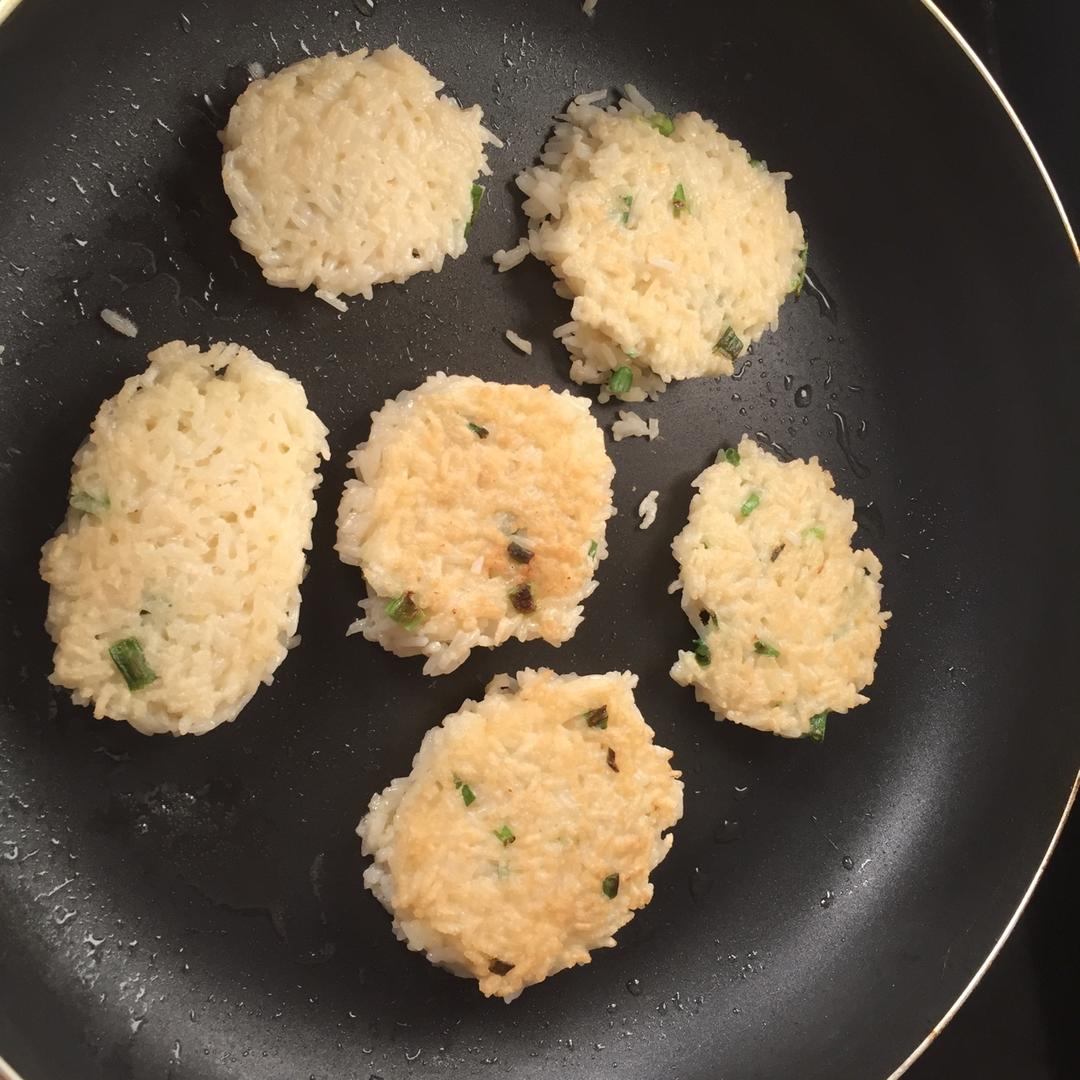 鸡蛋米饭饼