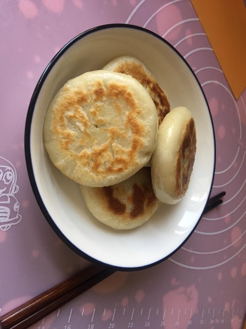 会连续吃八个的萝卜馅饼