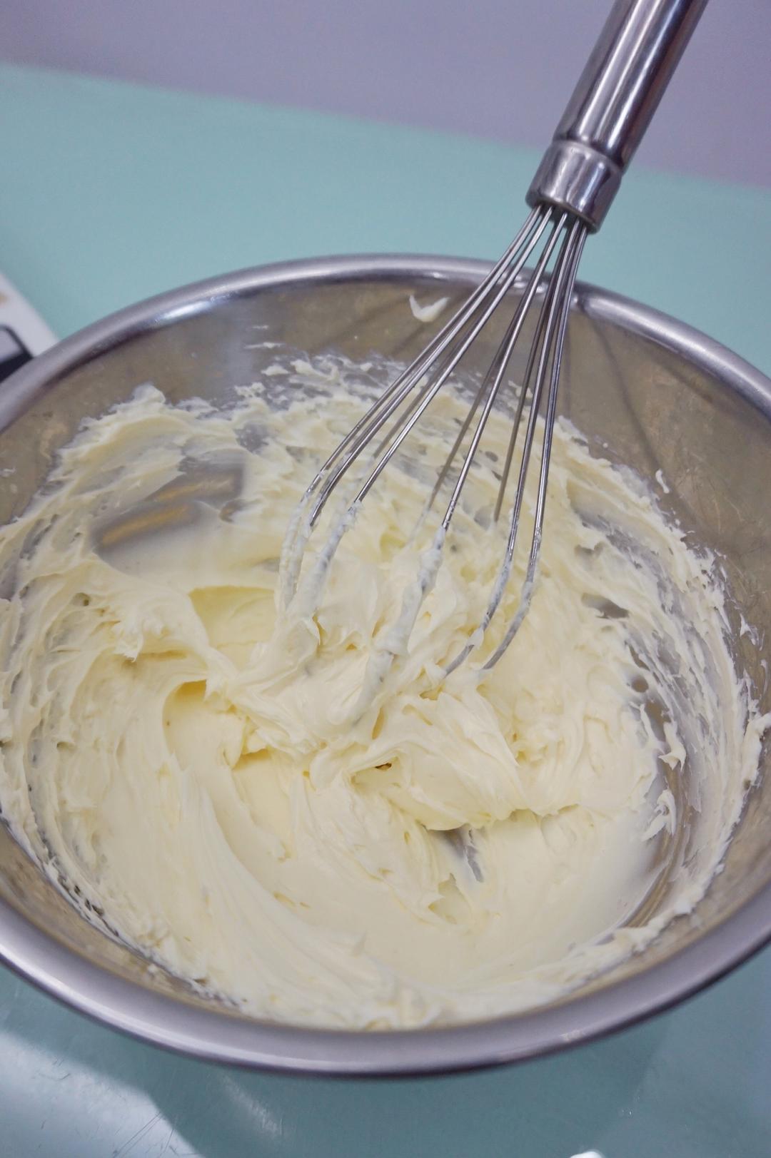 草莓芝士慕斯的做法 步骤2