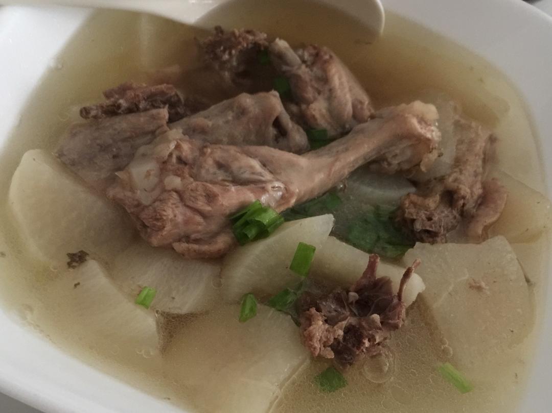 萝卜鸭汤