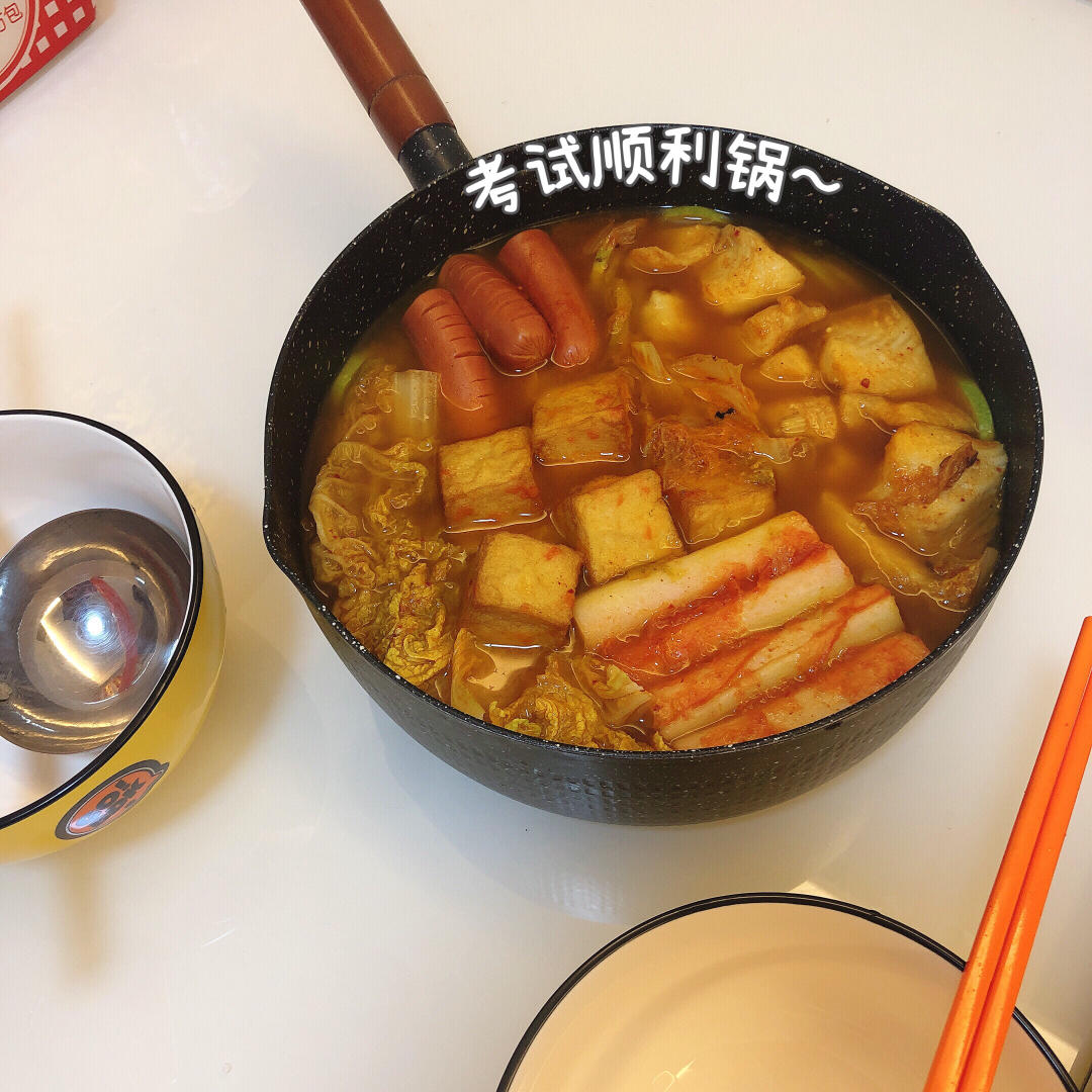 深夜的韩式泡菜乌冬