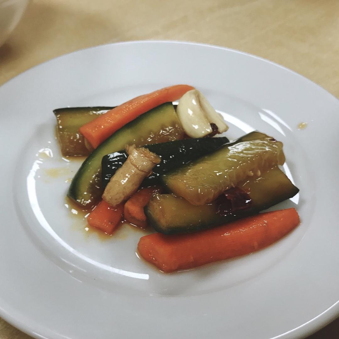 简单好吃腌黄瓜